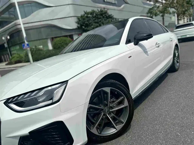 Audi A4L — Фото автомобиля 12