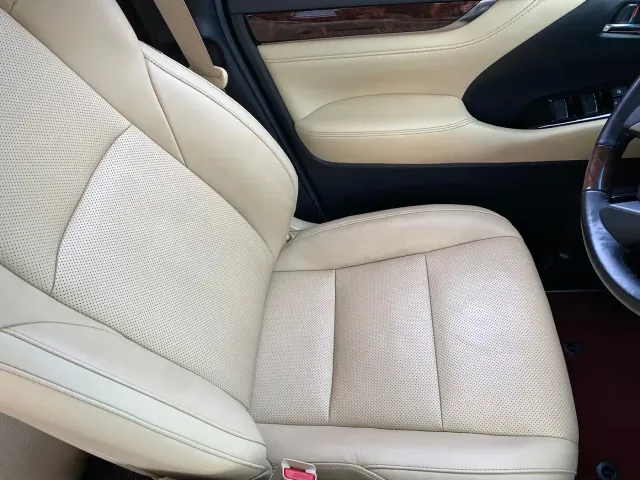 Toyota Alphard — Фото автомобиля 24