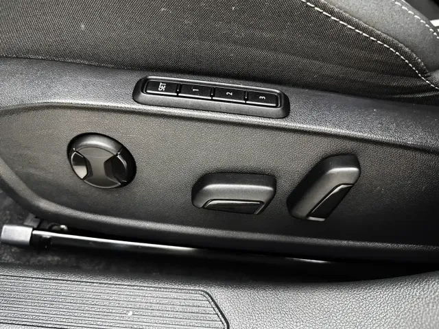 Volkswagen Golf — Фото автомобиля 12