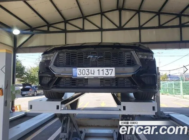 Фотография автомобиля — Ford Mustang 7th Gen