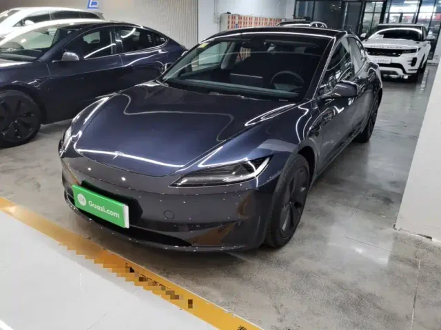 Фотография автомобиля — Tesla Model 3