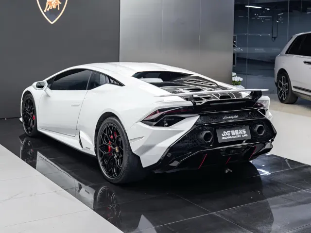 Lamborghini Huracan — Фото автомобиля 13