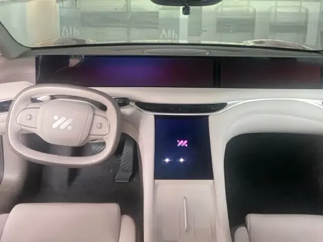 IM Motors L6 — Фото автомобиля 10