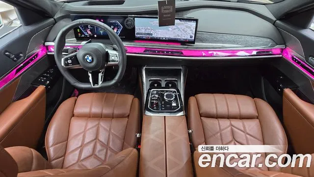 BMW 7-Series 7 серия (G70) 740i xDrive M Sport — Фото автомобиля 7