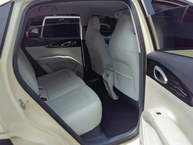 Geely Starry Wish — Фото автомобиля 16