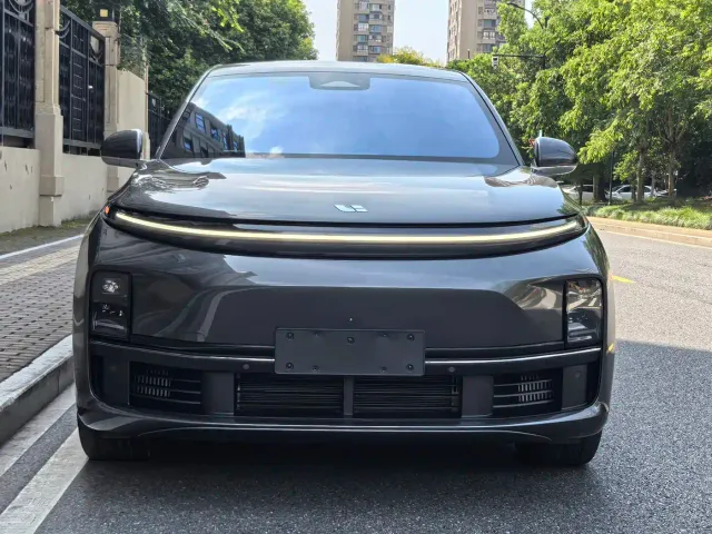 Li Auto L7 — Фото автомобиля 2