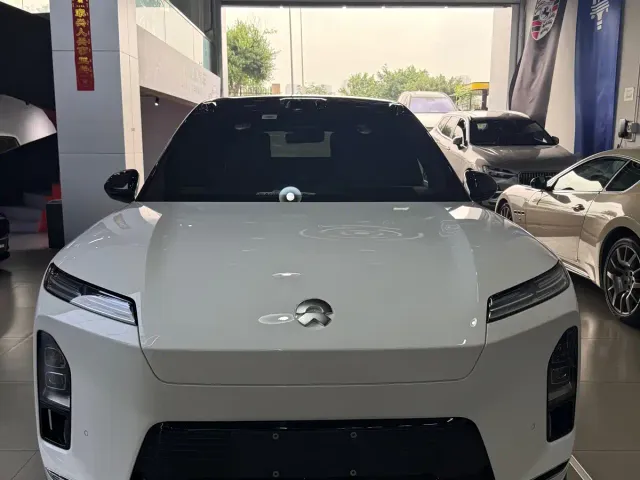 Nio ES8 — Фото автомобиля 2
