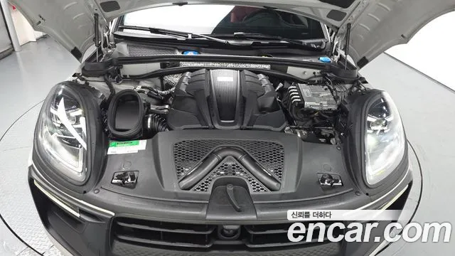 Porsche Macan — Фото автомобиля 6