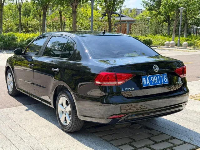 Volkswagen Lavida — Фото автомобиля 5