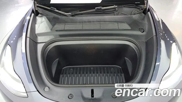 Tesla Model Y — Фото автомобиля 6