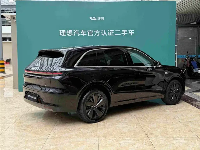 Li Auto L6 — Фото автомобиля 21