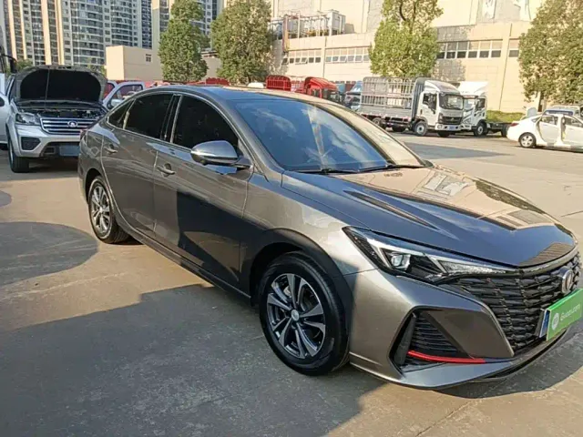 Changan Eado — Фото автомобиля 3