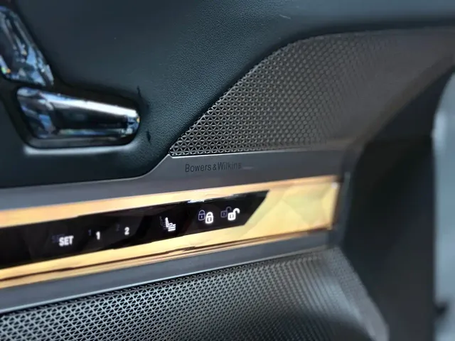 BMW i7 — Фото автомобиля 5