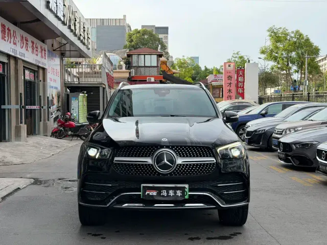 Mercedes-Benz GLE-Class — Фото автомобиля 2