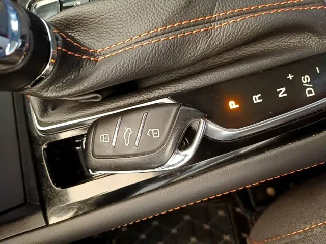 Roewe RX3 — Фото автомобиля 8