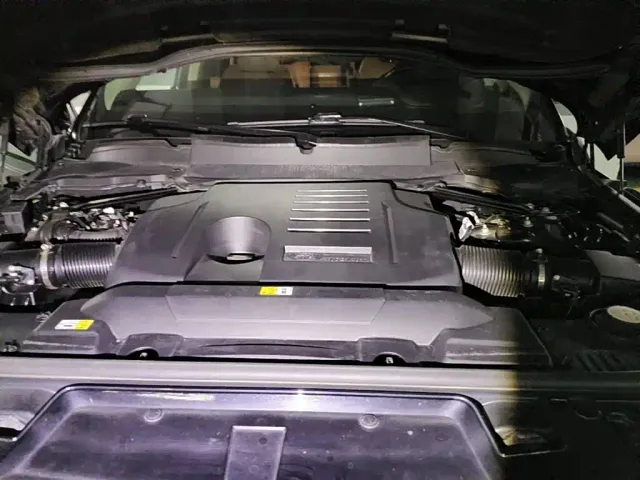 Land Rover Range Rover Sport — Фото автомобиля 3