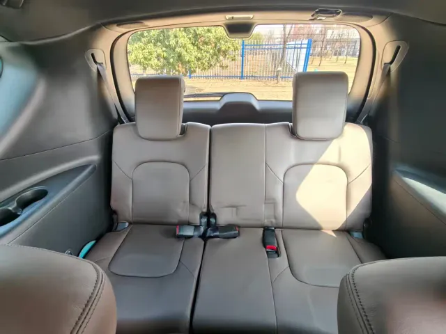 Nissan Patrol — Фото автомобиля 9