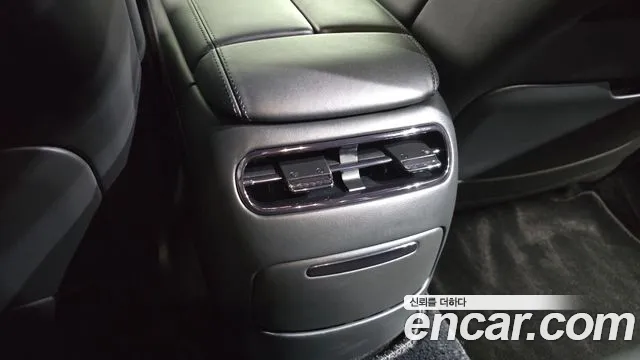 Genesis G90 Бензин 3.5 турбо AWD — Фото автомобиля 25