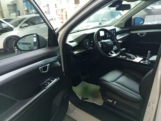 Wuling Asta — Фото автомобиля 15
