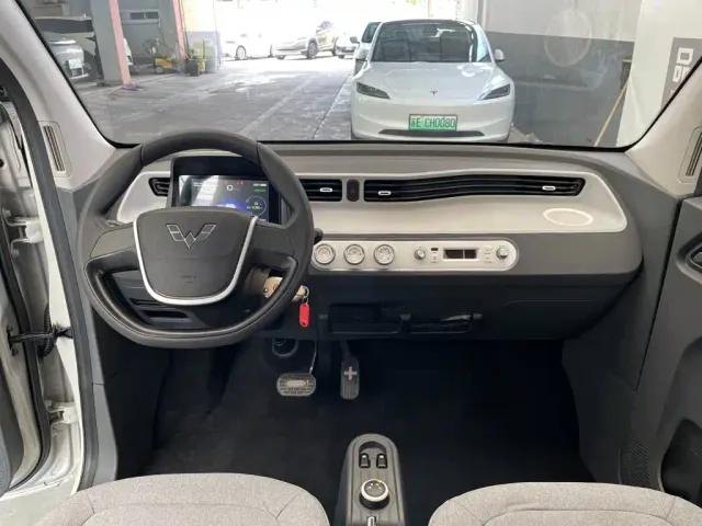 Wuling Hongguang Mini EV — Фото автомобиля 8
