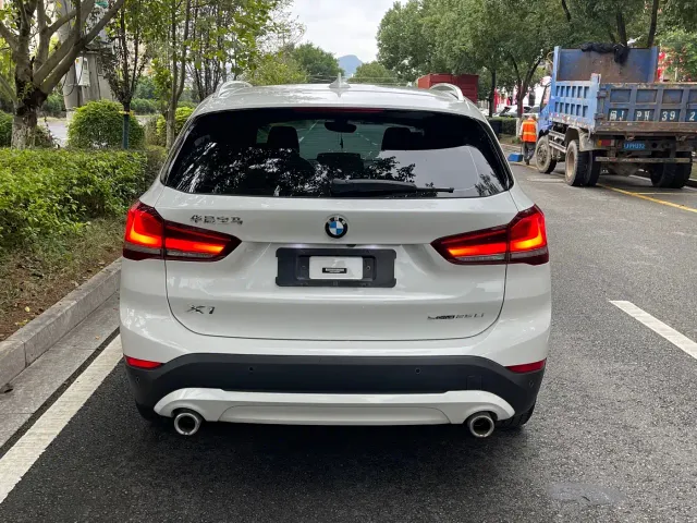 BMW X1 — Фото автомобиля 3