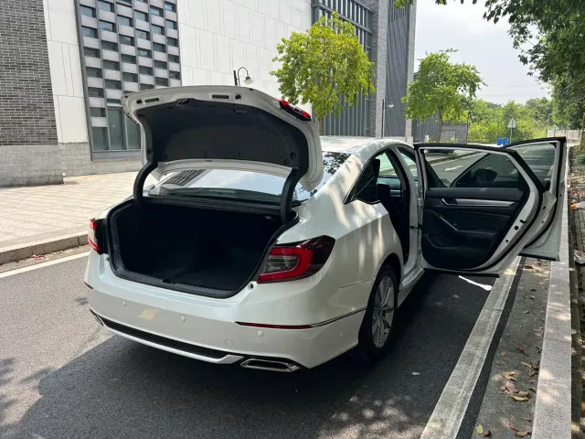 Honda Accord — Фото автомобиля 26