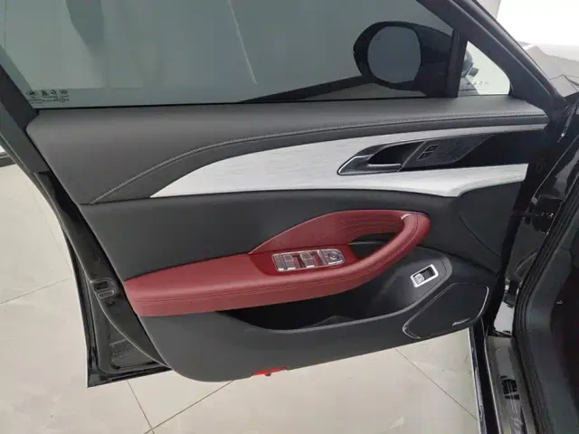 Hongqi H5 — Фото автомобиля 7