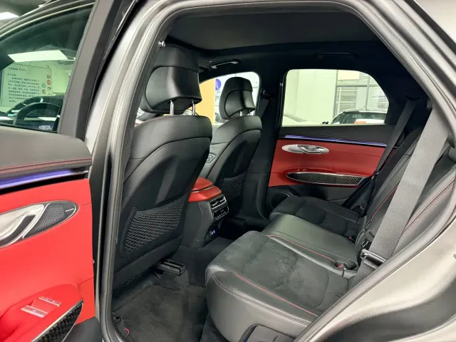 Genesis GV70 — Фото автомобиля 9