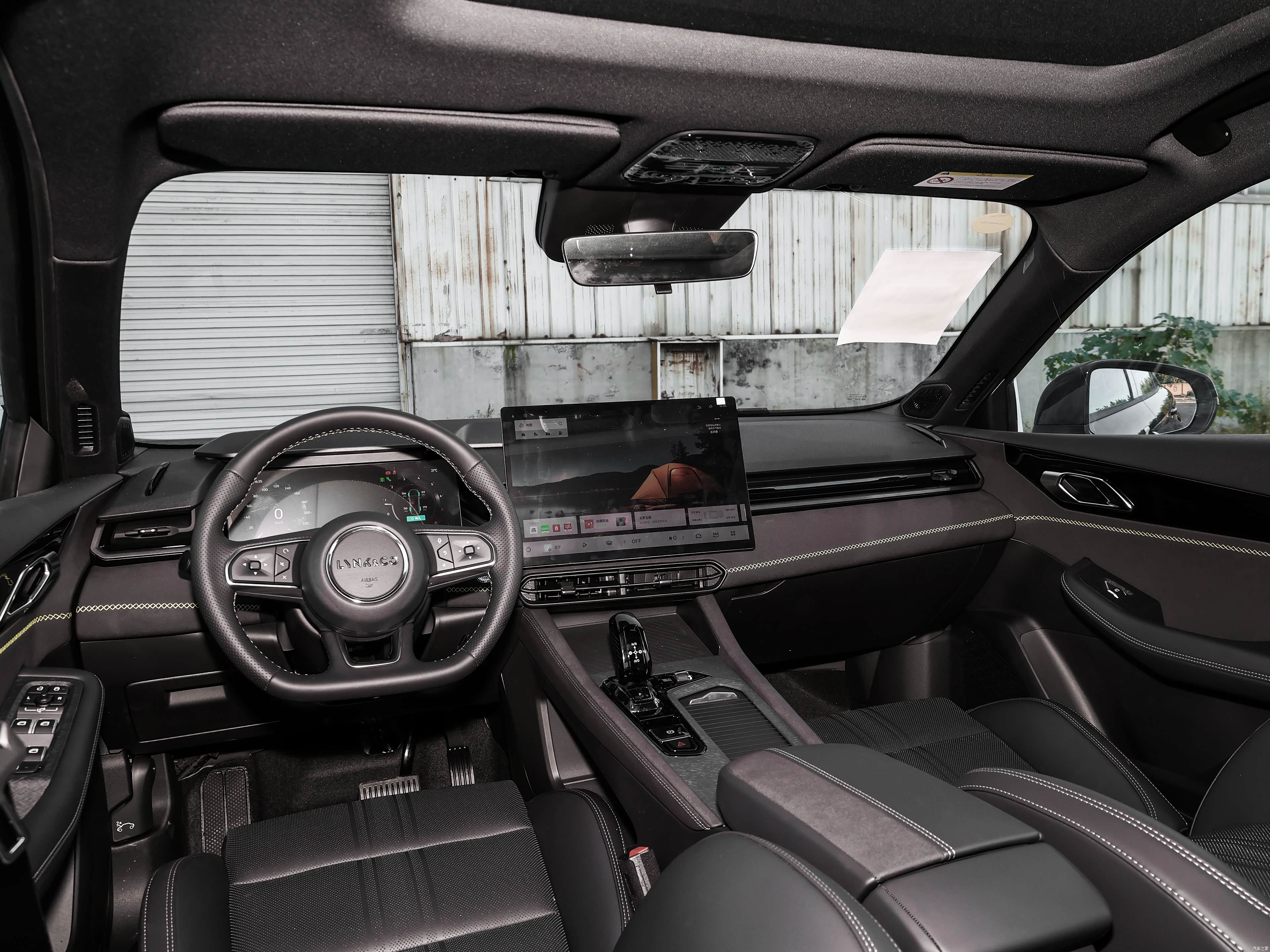 Lynk & Co 03 — Фото автомобиля 6