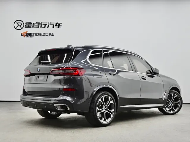 BMW BMW X5 2022 Facelift xDrive 40Li Premium M Sport Package — Фото автомобиля 3