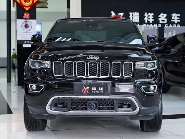 Jeep Grand Cherokee — Фото автомобиля 2