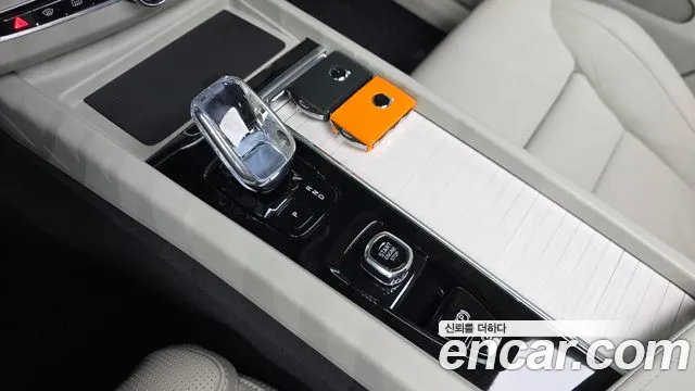 Volvo XC60 Generation 2 — Фото автомобиля 8