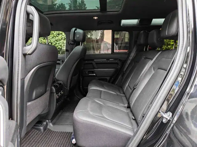 Land Rover Defender — Фото автомобиля 6