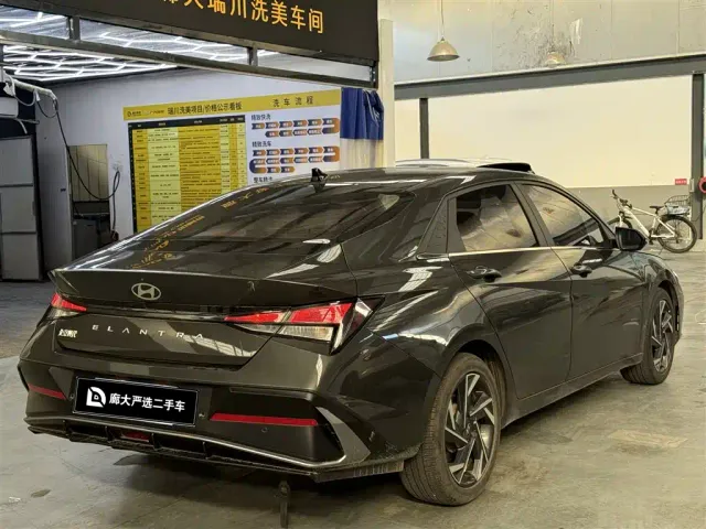 Hyundai Elantra — Фото автомобиля 6