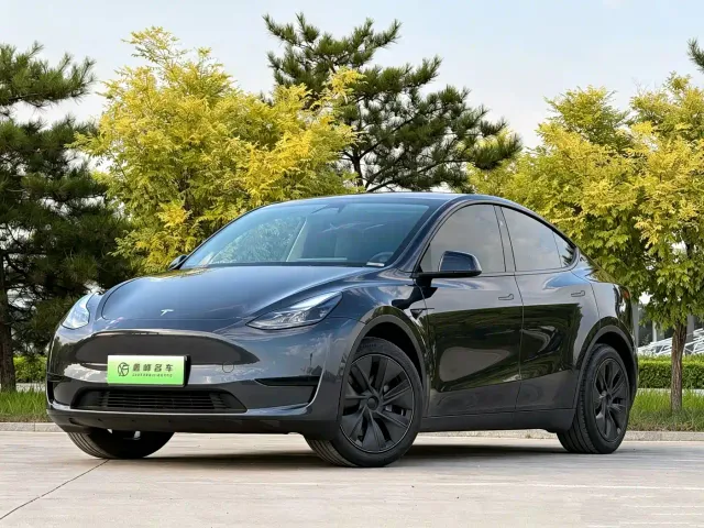 Фотография автомобиля — Tesla Model Y