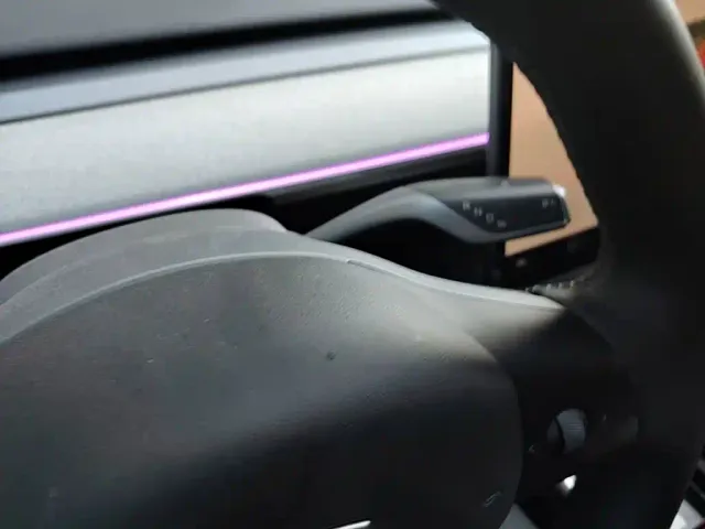 Tesla Model Y — Фото автомобиля 13