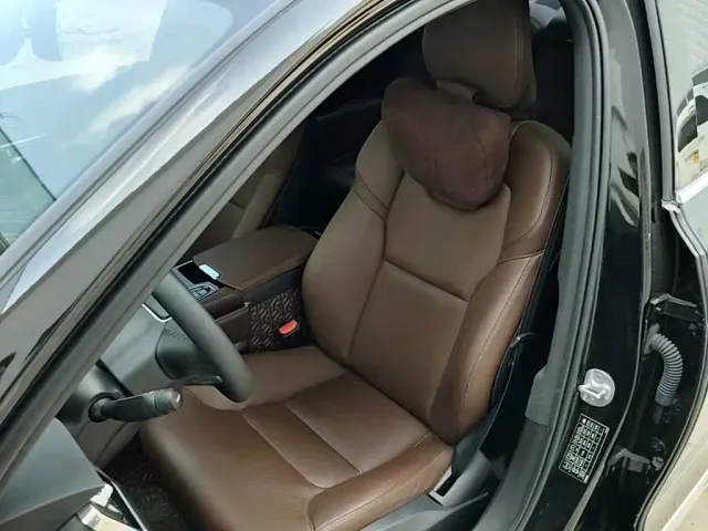 Volvo S90 — Фото автомобиля 10