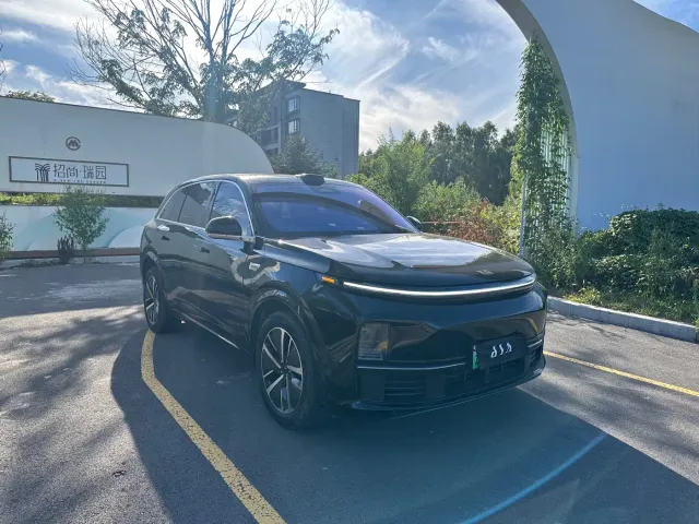 Li Auto L7 — Фото автомобиля 3