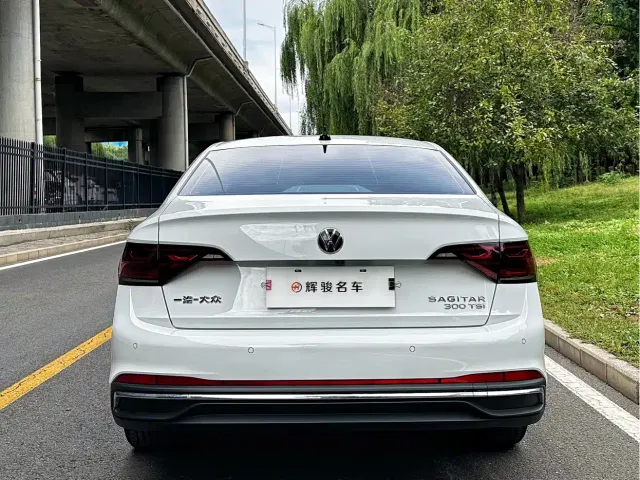 Volkswagen Sagitar — Фото автомобиля 10