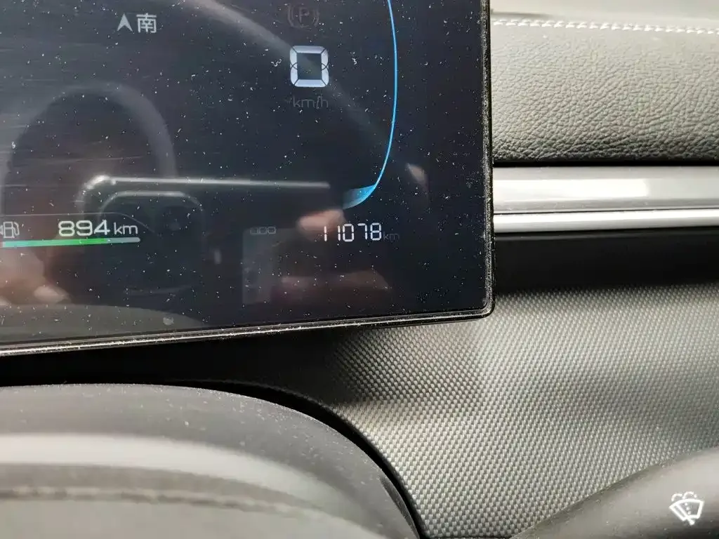 BYD Destroyer 05 2024 Glory Edition DM-i 55KM Luxury — Фото автомобиля 13