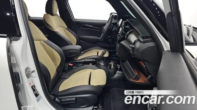 Mini Cooper — Фото автомобиля 23