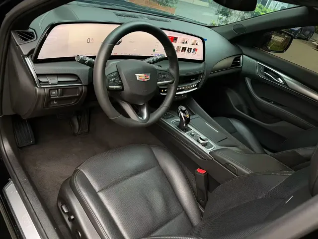 Cadillac CT5 — Фото автомобиля 8