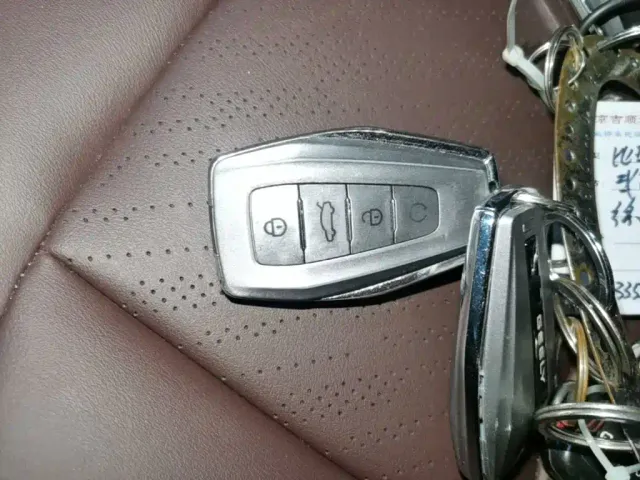 Geely Jiaji — Фото автомобиля 8