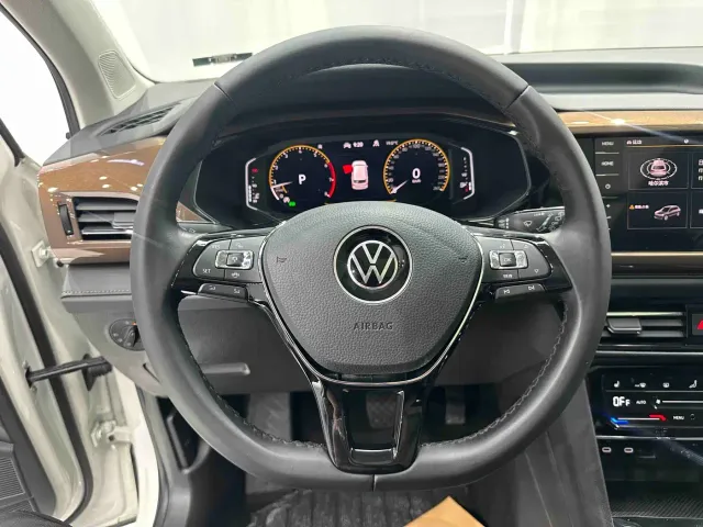 Volkswagen Tharu — Фото автомобиля 8