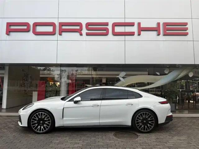 Porsche Panamera — Фото автомобиля 4