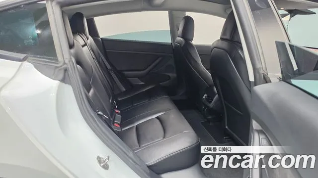 Tesla Model 3 — Фото автомобиля 5