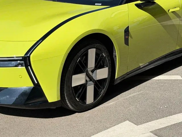 Xpeng P7 — Фото автомобиля 8