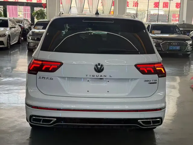 Volkswagen Tiguan L — Фото автомобиля 8