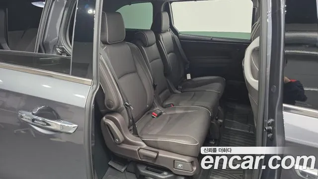 Honda Odyssey — Фото автомобиля 12