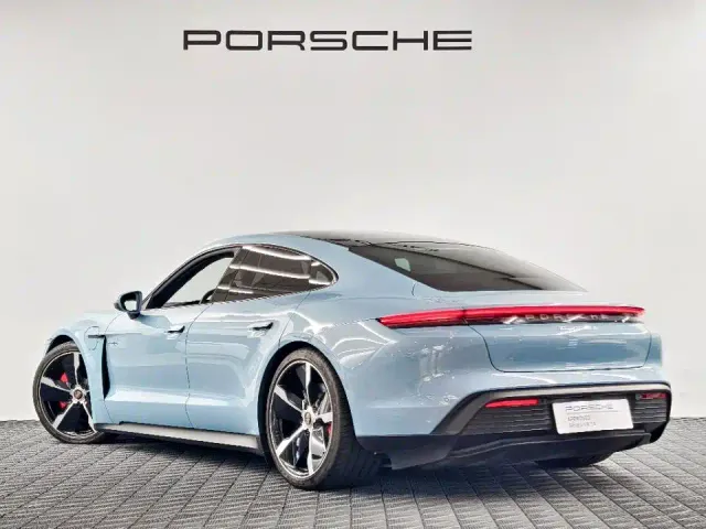 Porsche Taycan — Фото автомобиля 7